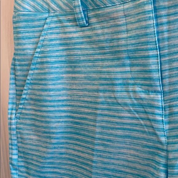 Puma 4 striped athletic shorts - Picture 2 of 6